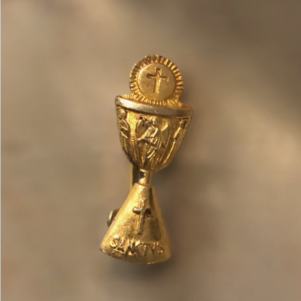 Ornate Gold Brooch with Intricate Detailing made in ITALY